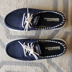 Size 7 Skechers Goga Max Shoes